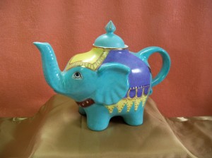 Théière éléphant turquoise et dorée à l'or fin . 230 x 160